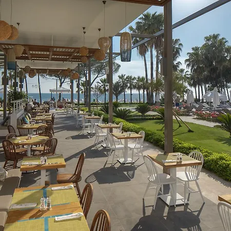 Resort Acanthus Cennet Barut Collection Side