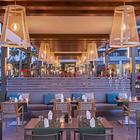 Resort Acanthus Cennet Barut Collection