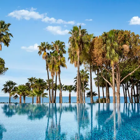 Resort Acanthus Cennet Barut Collection