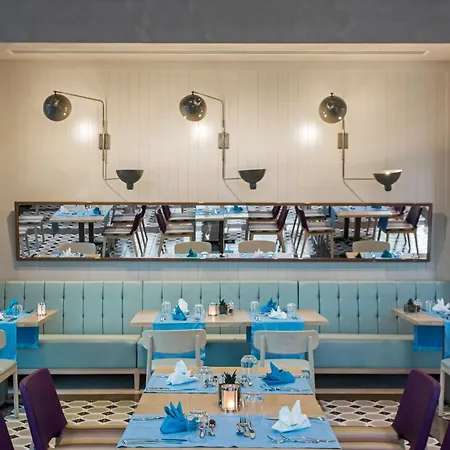 Acanthus Cennet Barut Collection