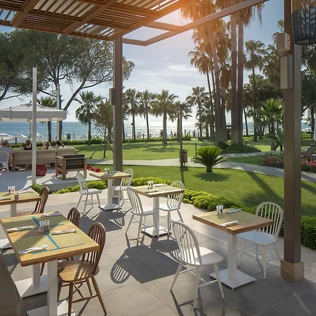 Resort Acanthus Cennet Barut Collection Side